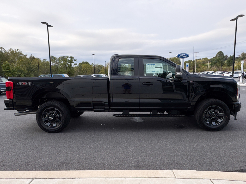 New 2026 Agate Black Metallic Ford XL image 2