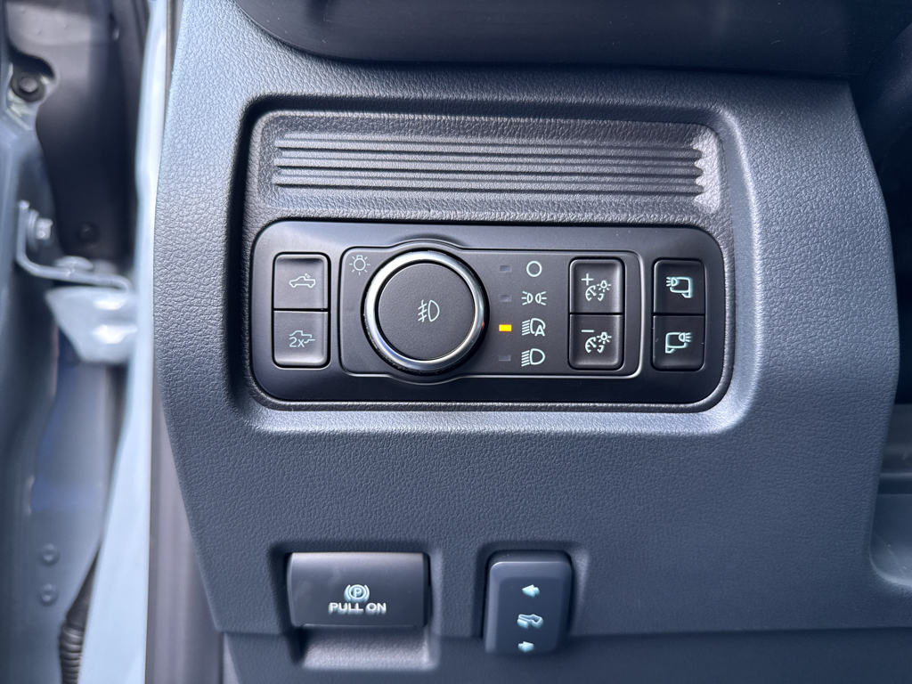 New 2026 Glacier Gray Metallic Tri-Coat Ford LARIAT image 28