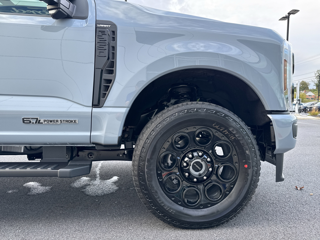 New 2026 Glacier Gray Metallic Tri-Coat Ford LARIAT image 18