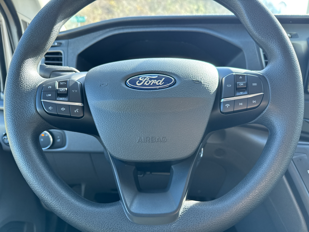 New 2026 Ingot Silver Metallic Ford Base w/9,950 lb. GVWR image 23