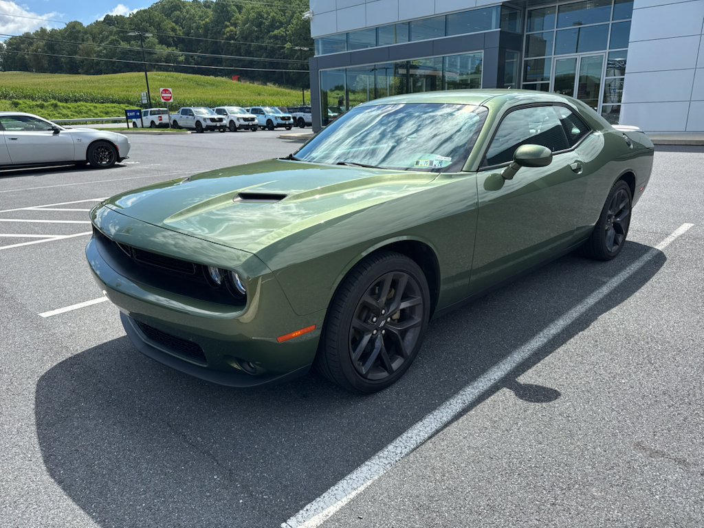 Used 2023 F8 Green Dodge SXT image 4