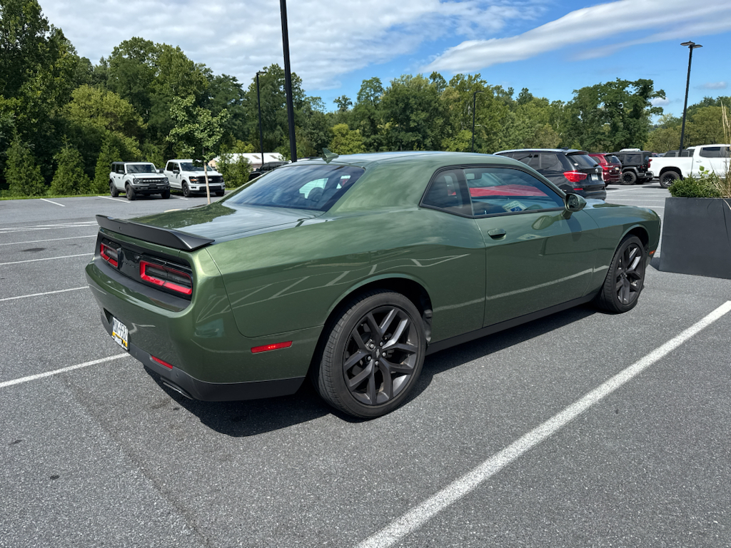 Used 2023 F8 Green Dodge SXT image 7