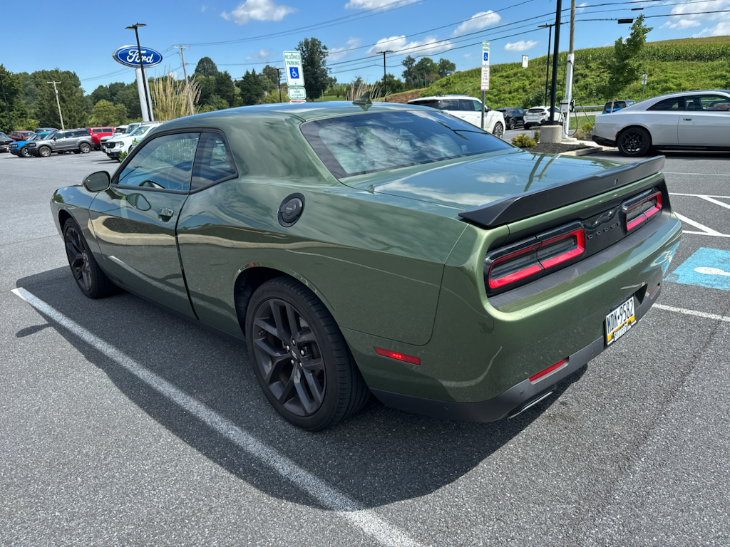 Used 2023 F8 Green Dodge SXT image 8