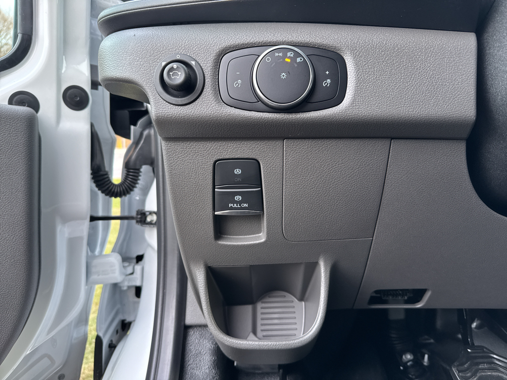 New 2026 Oxford White Ford Base w/9,950 lb. GVWR image 30