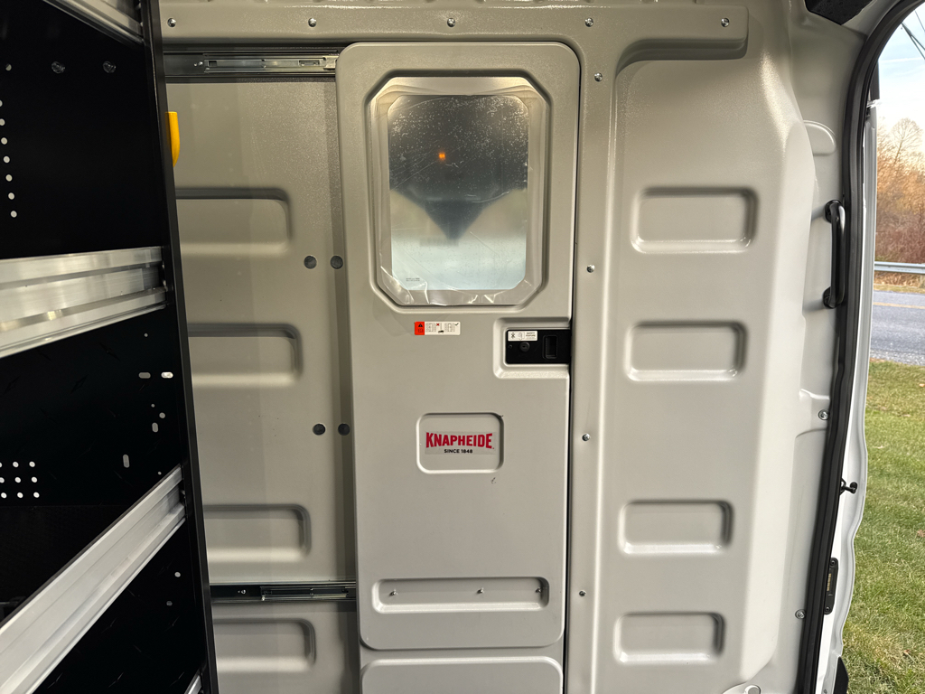 New 2026 Oxford White Ford Base w/9,950 lb. GVWR image 31