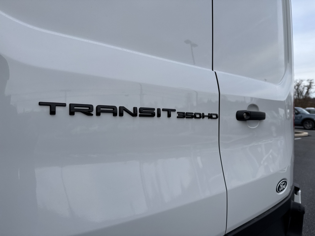 New 2026 Oxford White Ford Base w/9,950 lb. GVWR image 33