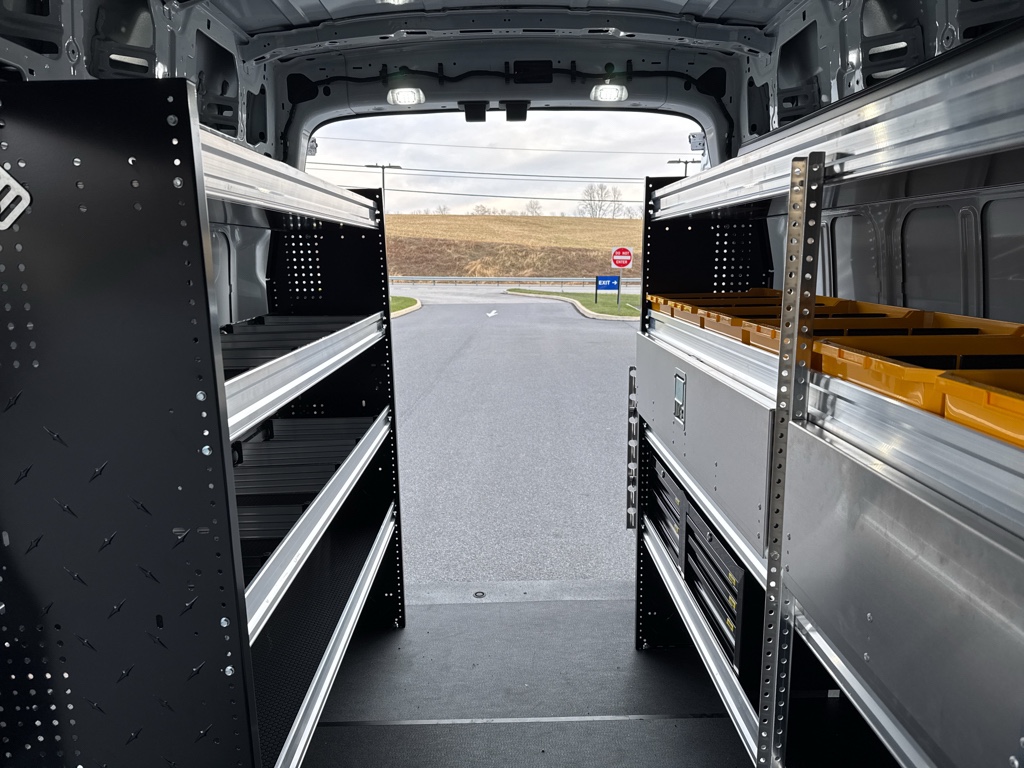 New 2026 Oxford White Ford Base w/9,950 lb. GVWR image 32