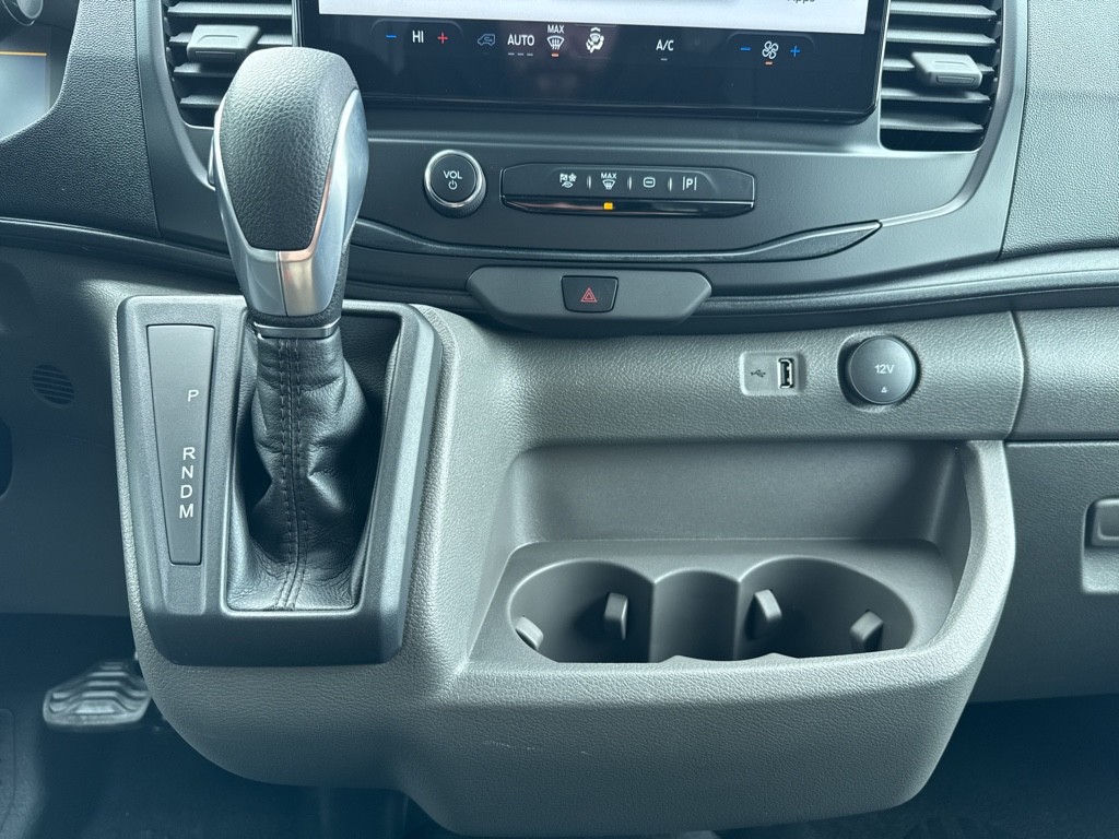 New 2026 Oxford White Ford Base w/9,950 lb. GVWR image 27