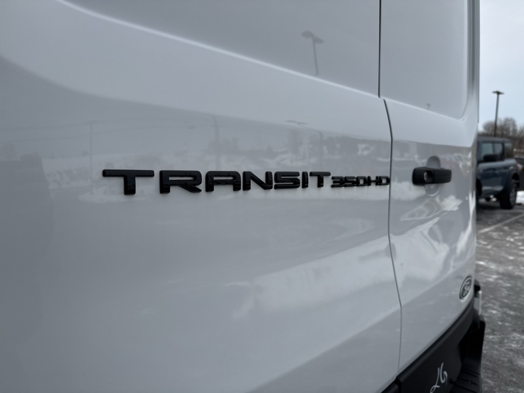 New 2026 Oxford White Ford Base w/9,950 lb. GVWR image 32