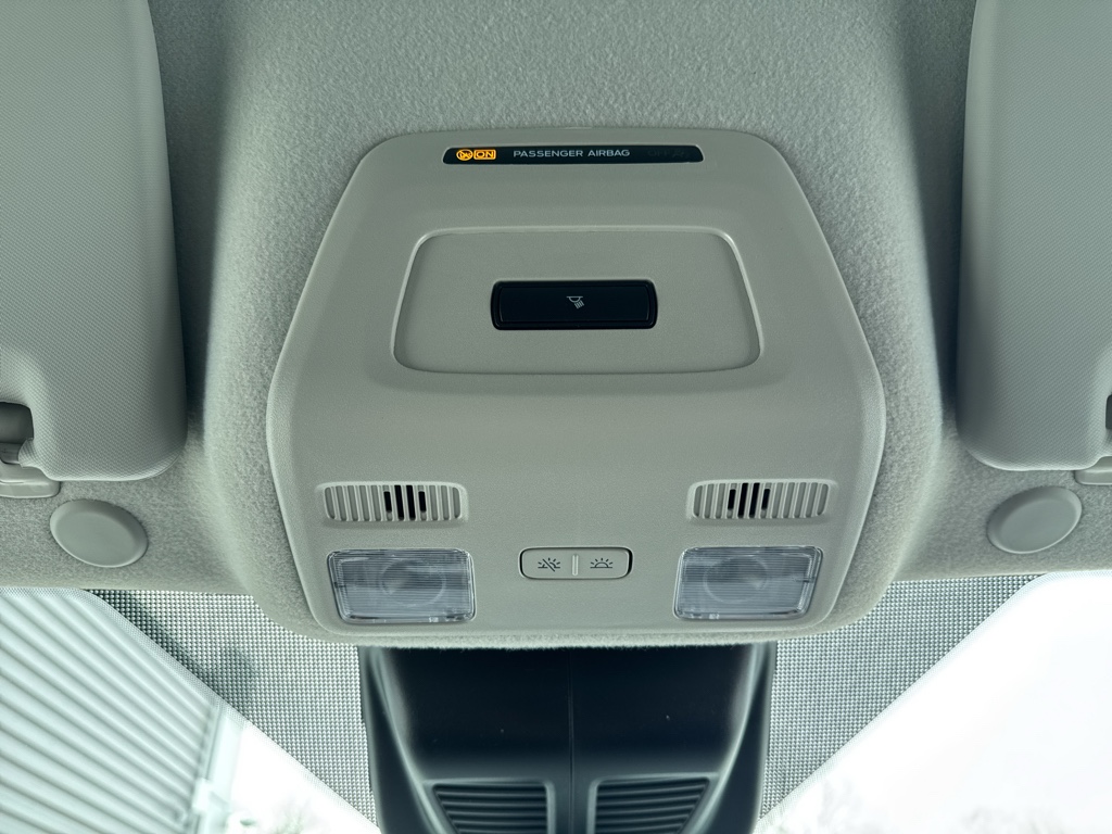 New 2026 Oxford White Ford Base w/9,950 lb. GVWR image 31