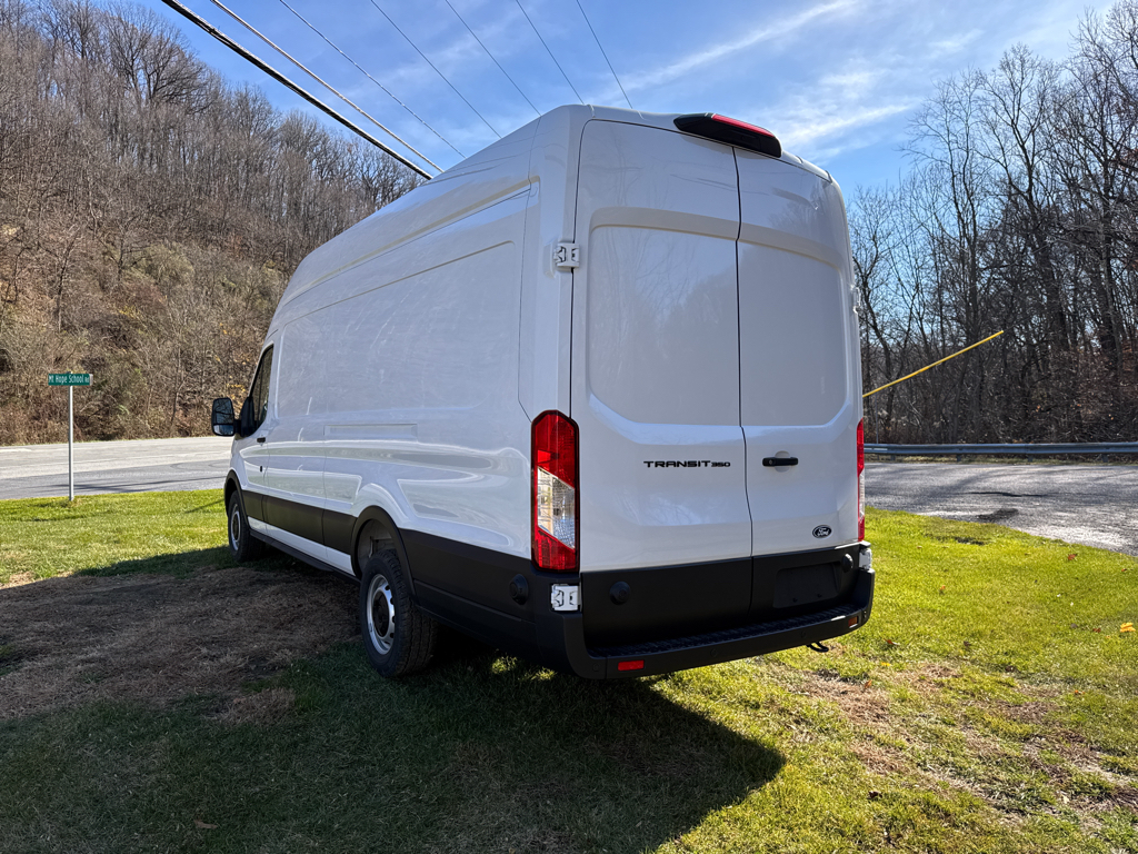 New 2026 Oxford White Ford Base image 21