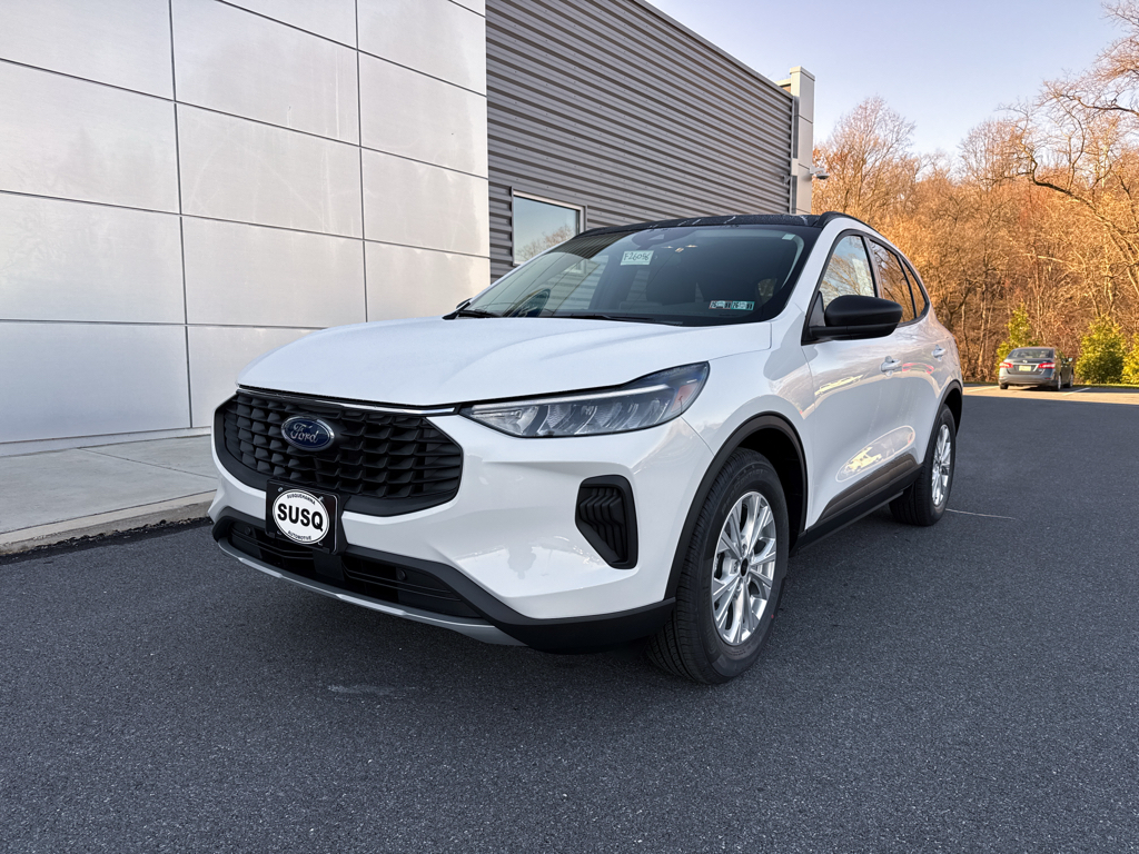 New 2026 Oxford White Ford Active image 16