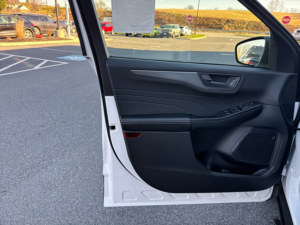 New 2026 Oxford White Ford Active image 25