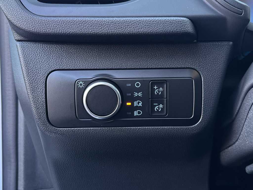 New 2026 Oxford White Ford Active image 26