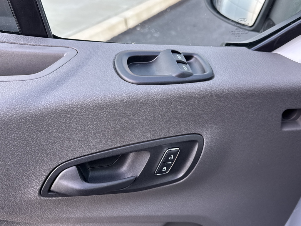 New 2026 Oxford White Ford Base image 26