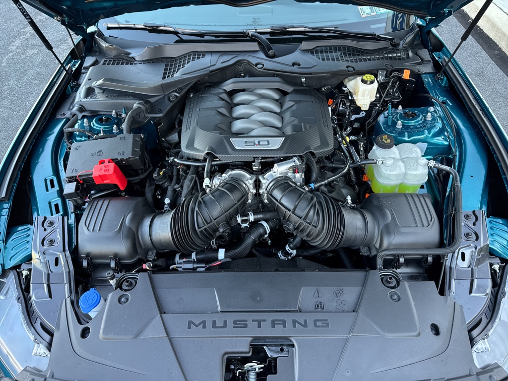 New 2026 Adriatic Blue Metallic Ford GT Premium image 3