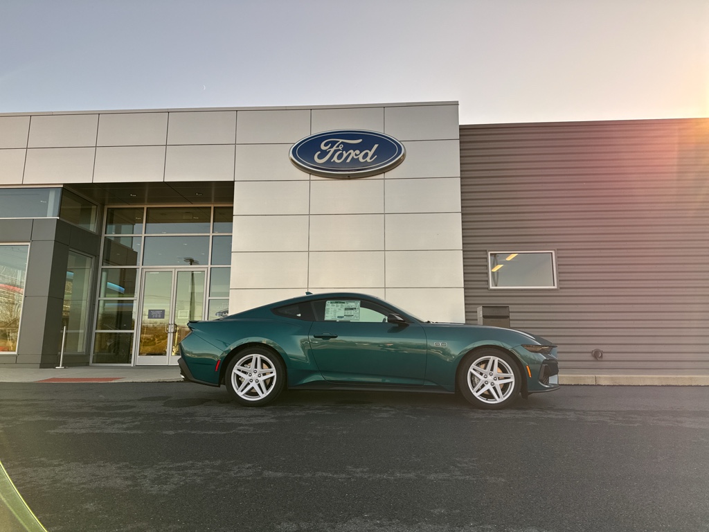 New 2026 Adriatic Blue Metallic Ford GT Premium image 11