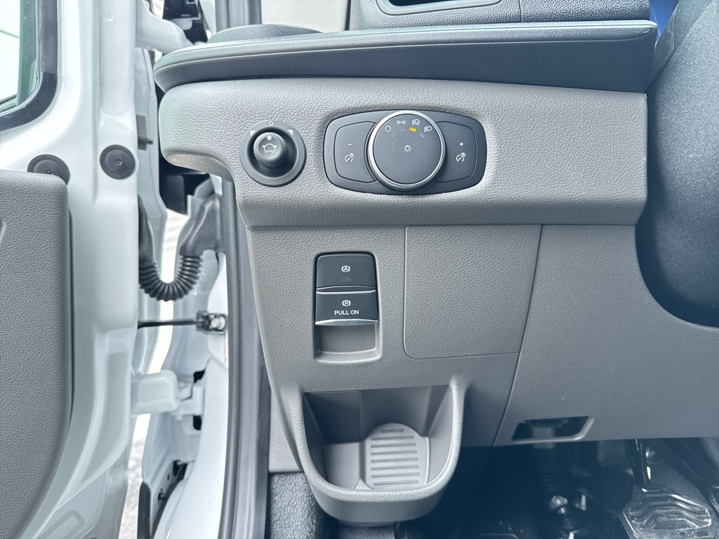 New 2026 Oxford White Ford Base w/9,950 lb. GVWR image 26