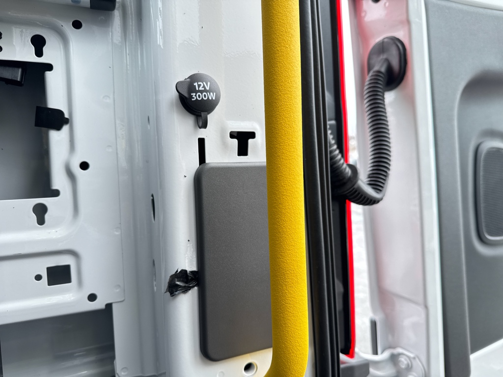 New 2026 Oxford White Ford Base w/9,950 lb. GVWR image 31