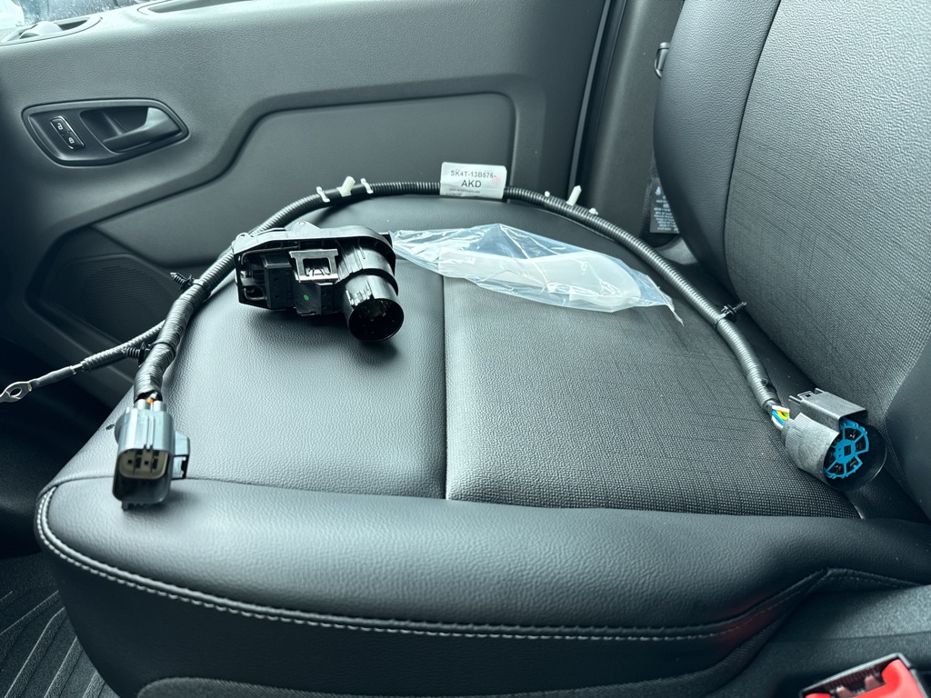 New 2026 Oxford White Ford Base w/9,950 lb. GVWR image 33