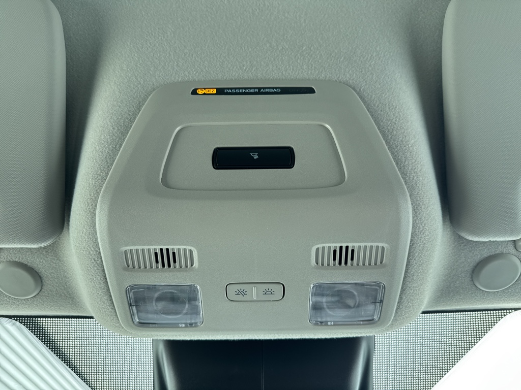 New 2026 Oxford White Ford Base w/9,950 lb. GVWR image 27