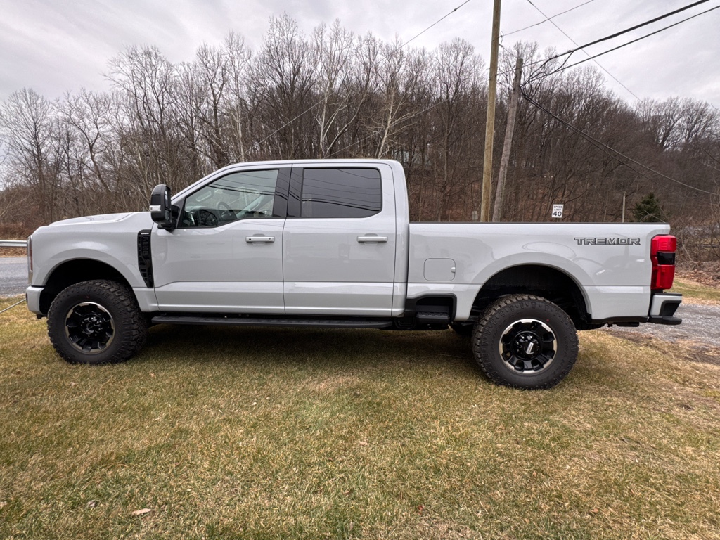 New 2026 Avalanche Ford LARIAT image 2