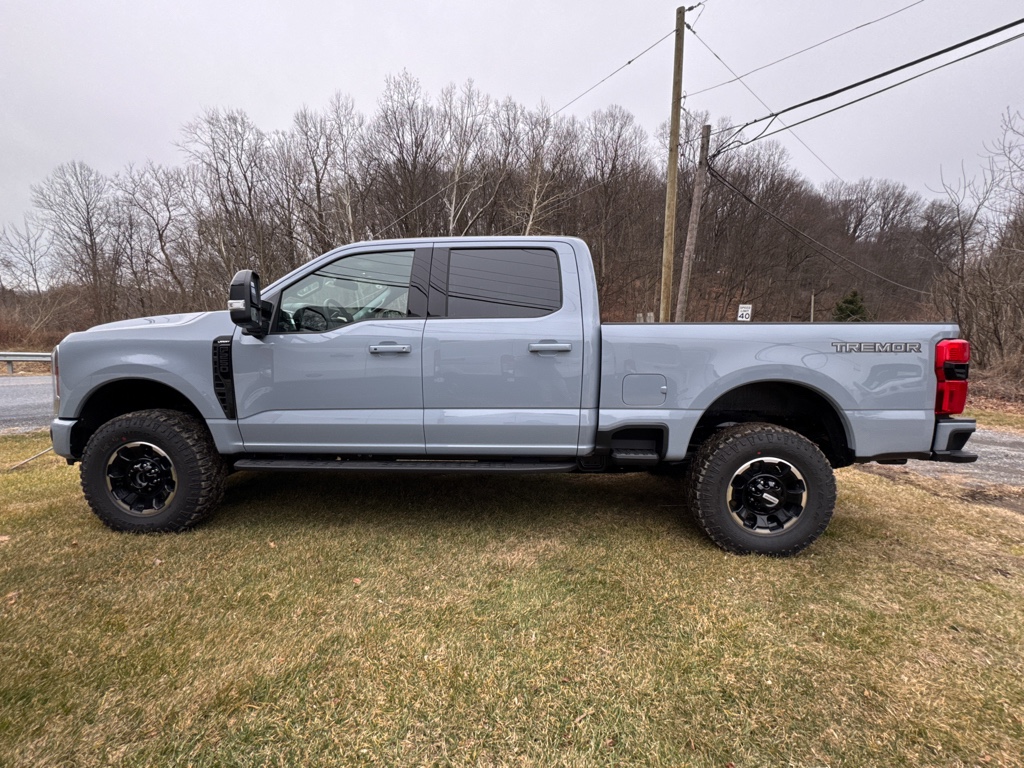New 2026 Glacier Gray Metallic Tri-Coat Ford LARIAT image 9