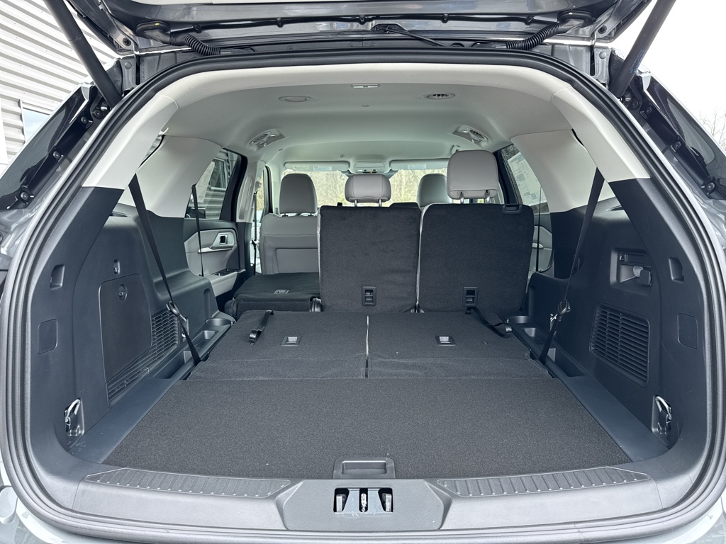 New 2026 Carbonized Gray Metallic Ford Active image 6