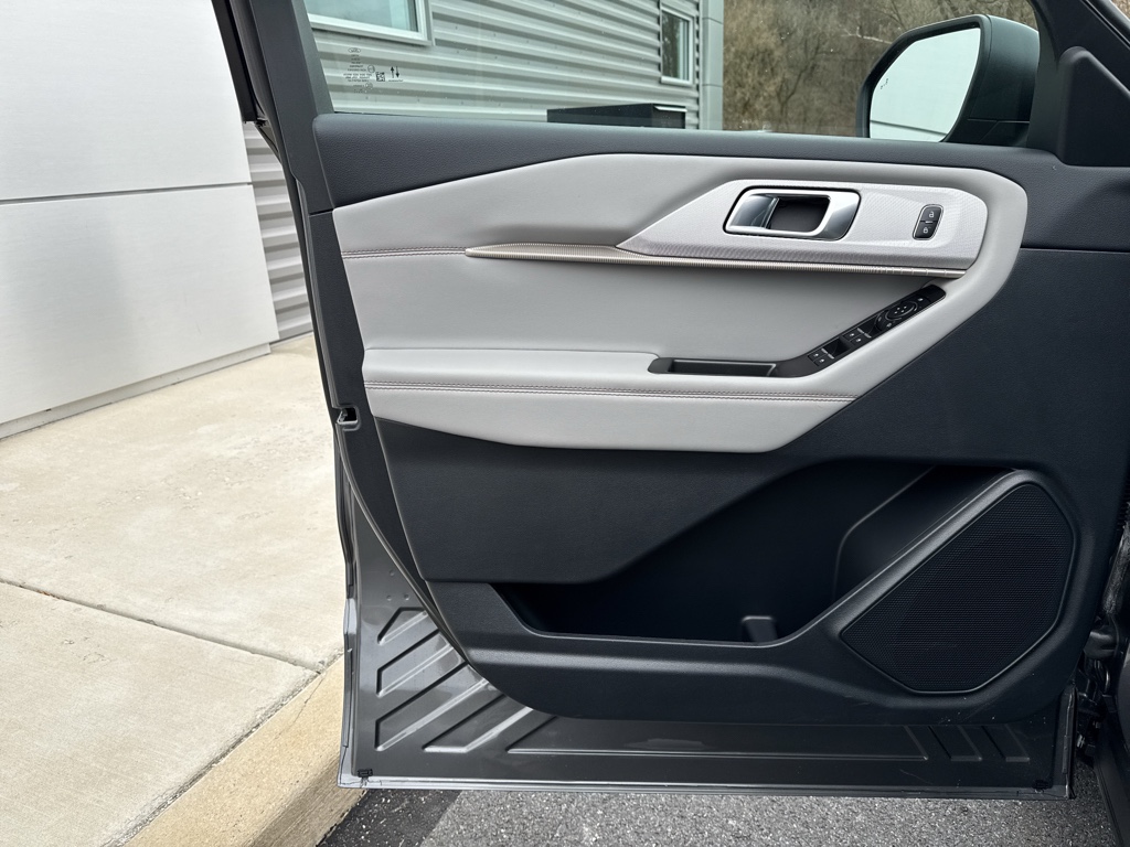 New 2026 Carbonized Gray Metallic Ford Active image 25