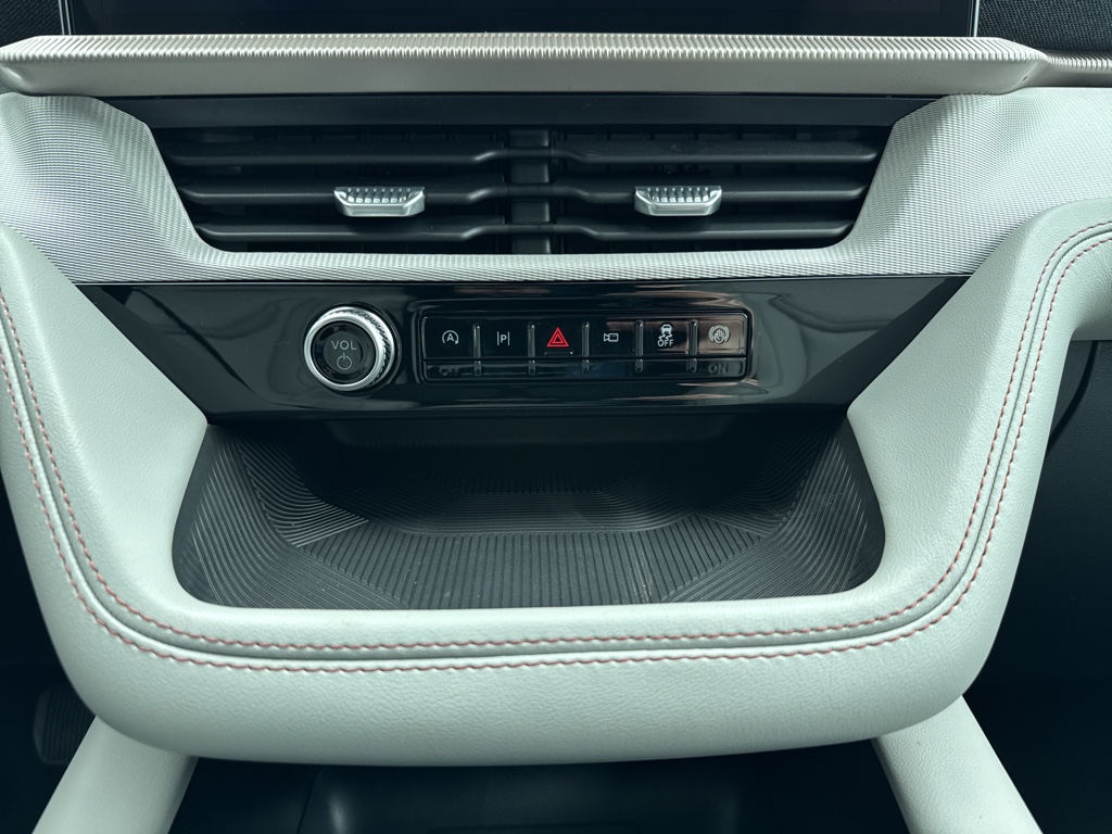 New 2026 Carbonized Gray Metallic Ford Active image 27