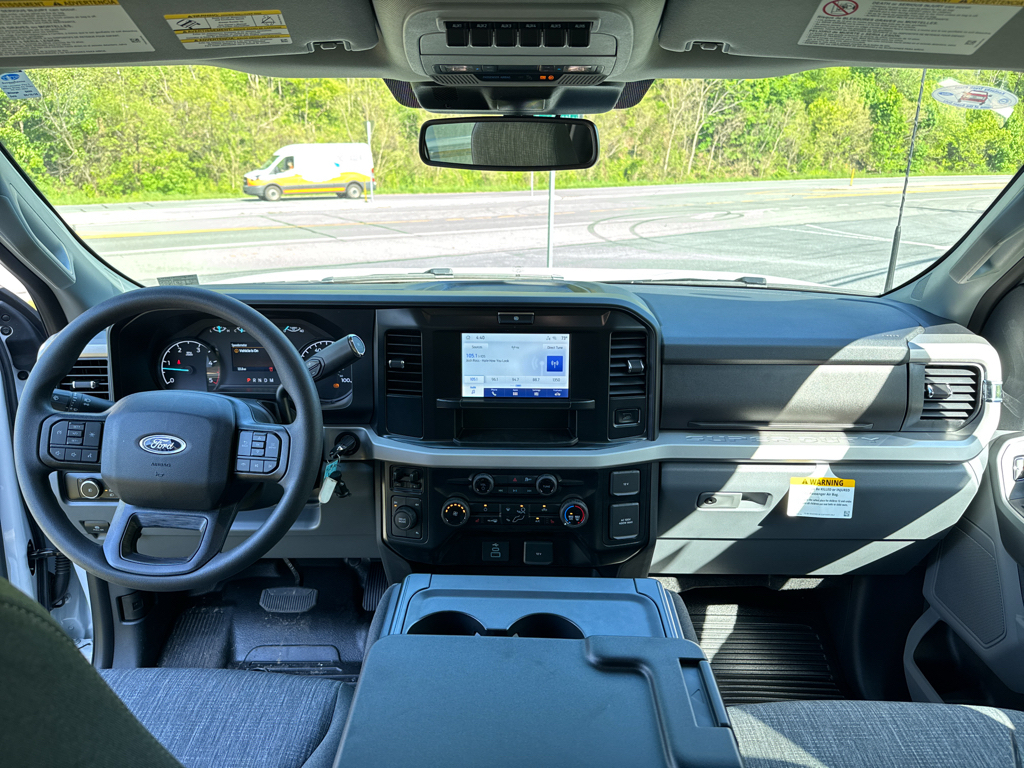 New 2026 Oxford White Ford XLT image 4