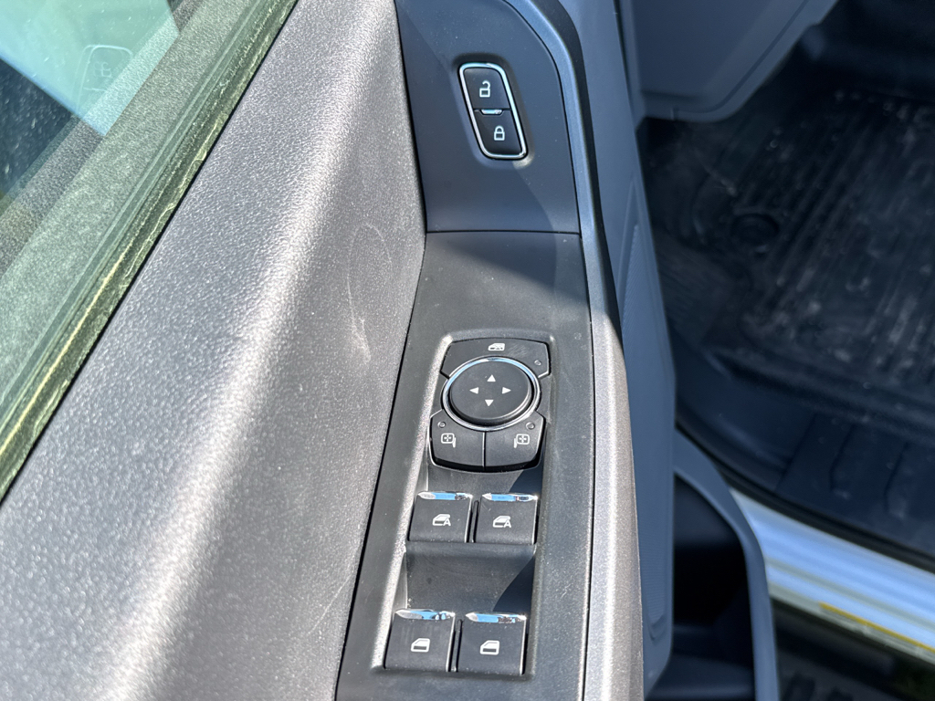 New 2026 Oxford White Ford XLT image 23