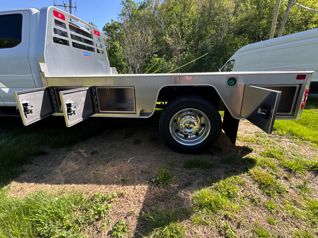 New 2026 Oxford White Ford XLT image 12