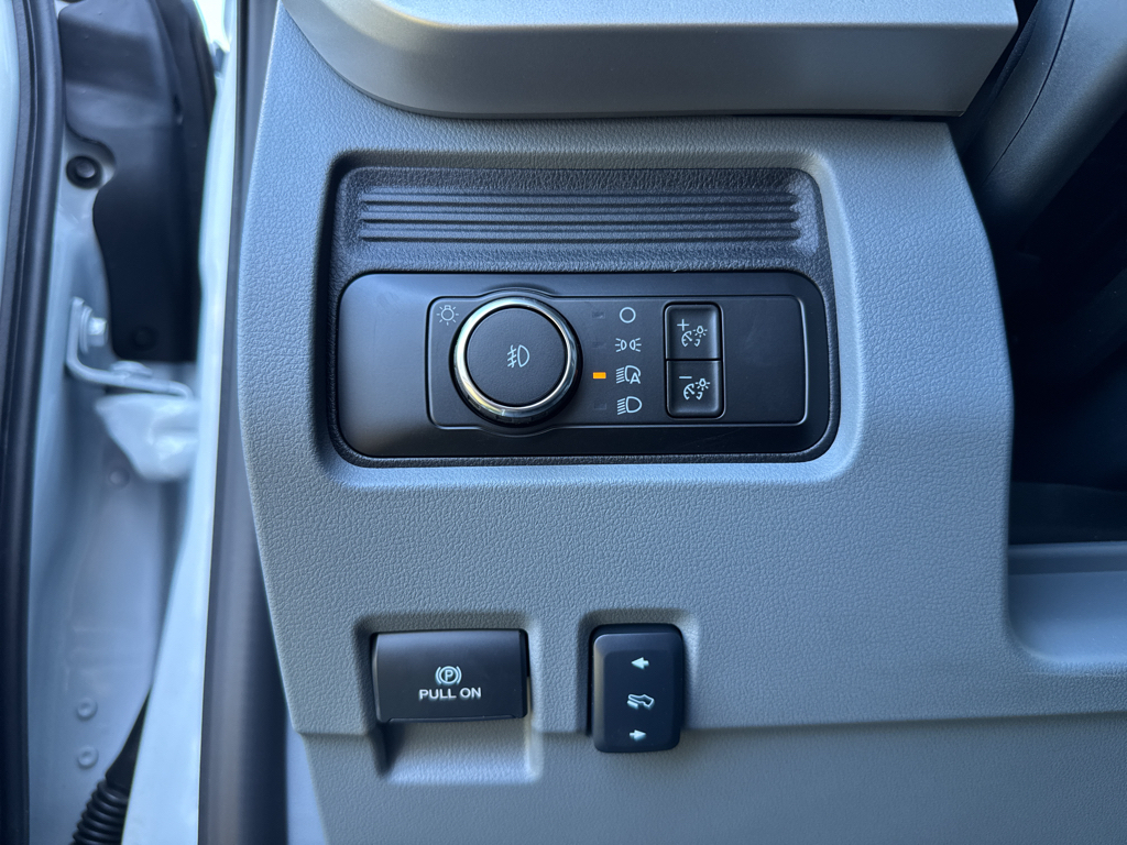 New 2026 Oxford White Ford XLT image 26
