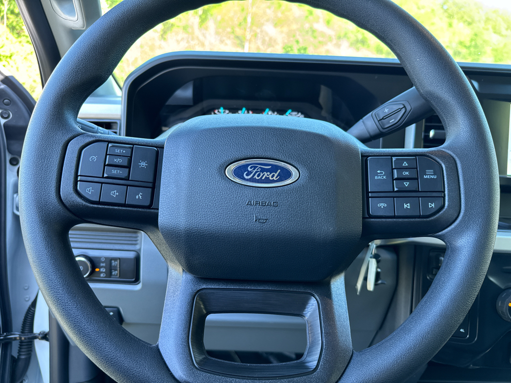 New 2026 Oxford White Ford XLT image 27