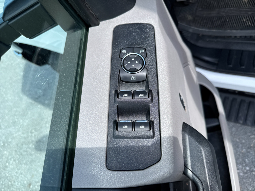 Used 2021 Oxford White Ford XL image 25