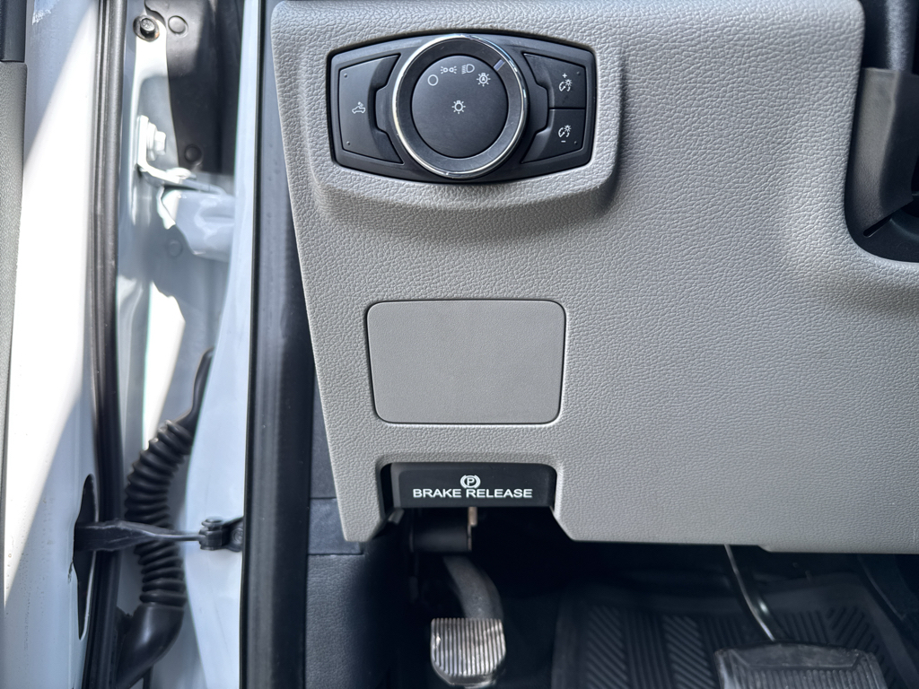 Used 2021 Oxford White Ford XL image 30