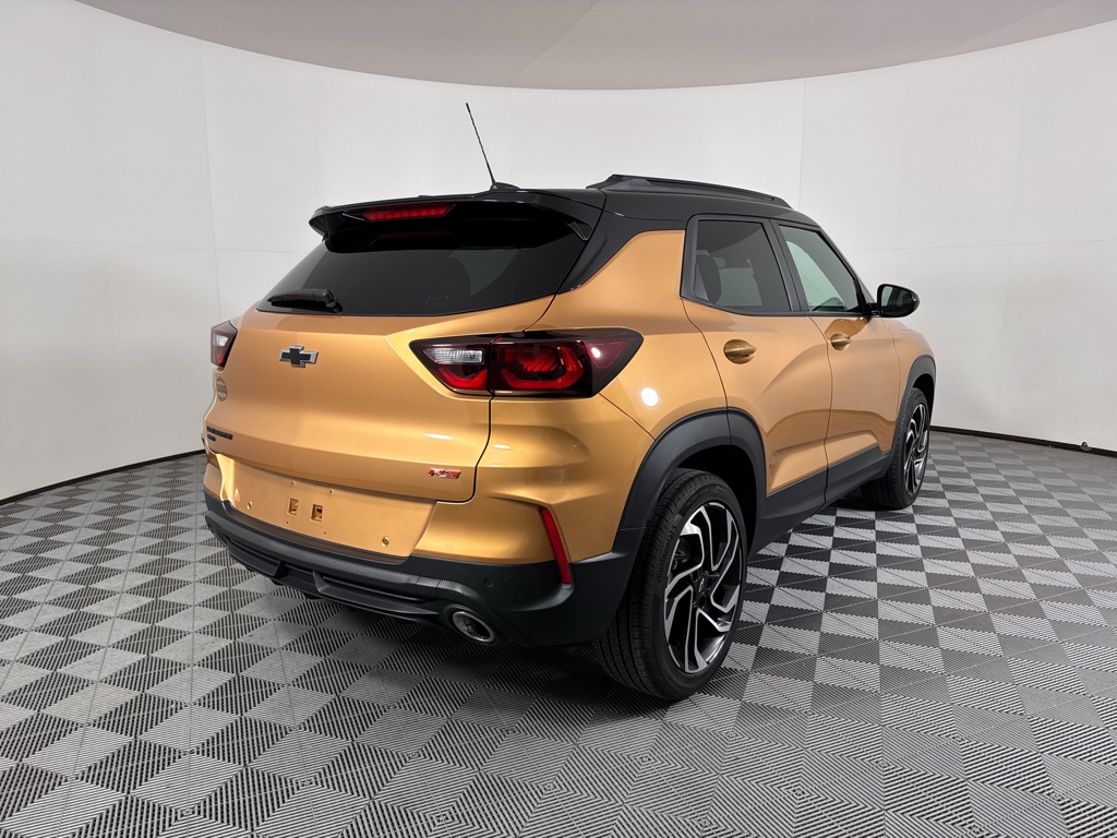 Used 2024  Chevrolet RS image 19