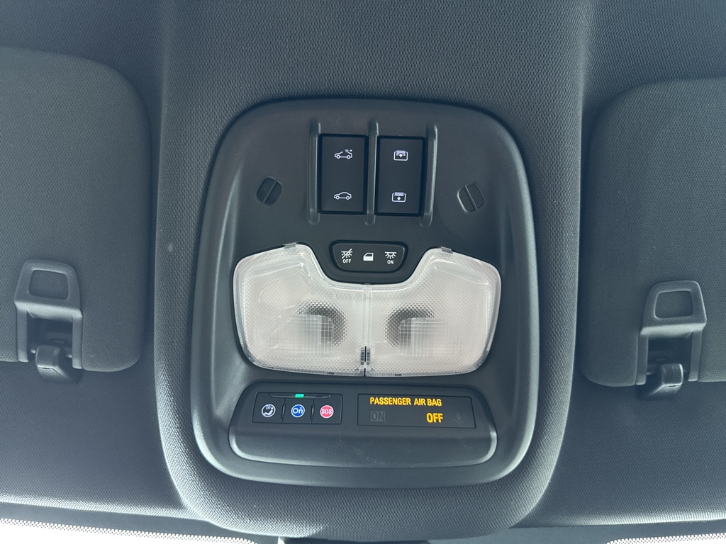 Used 2024  Chevrolet RS image 28