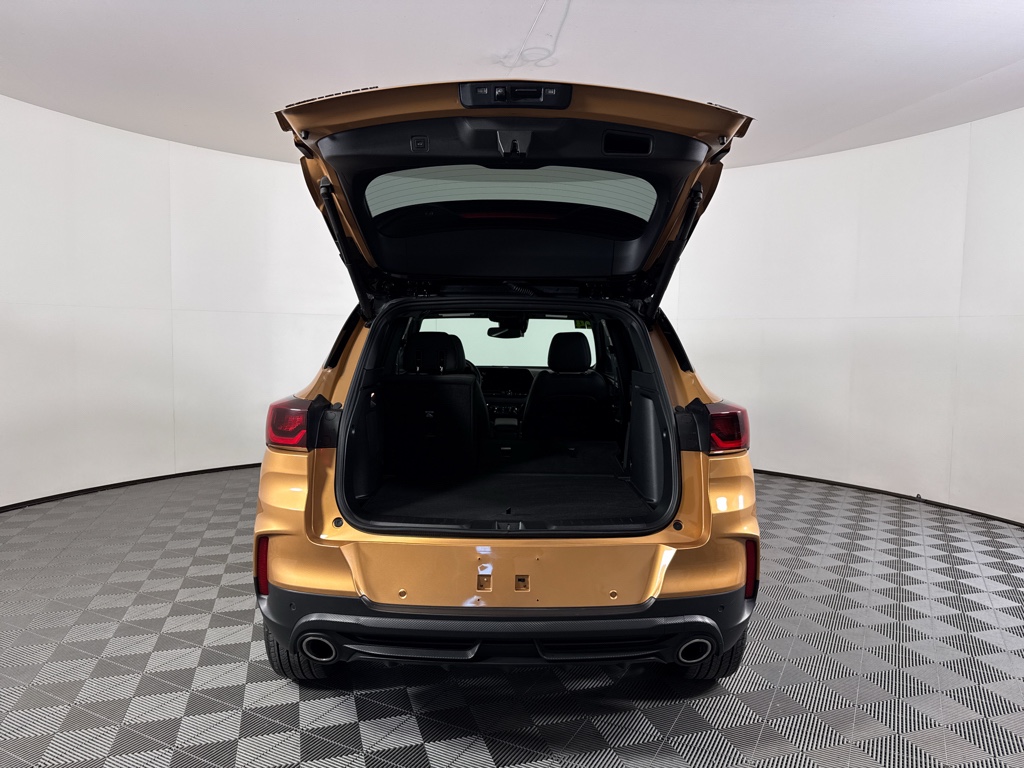 Used 2024  Chevrolet RS image 9