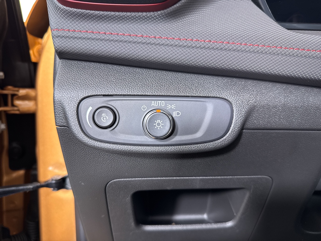 Used 2024  Chevrolet RS image 27