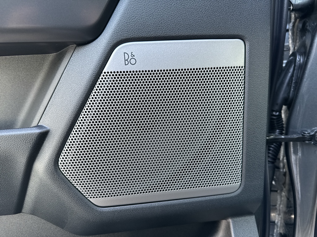 New 2026 Carbonized Gray Metallic Ford LARIAT image 27