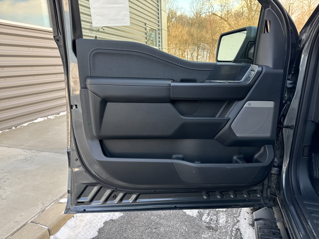 New 2026 Carbonized Gray Metallic Ford LARIAT image 26