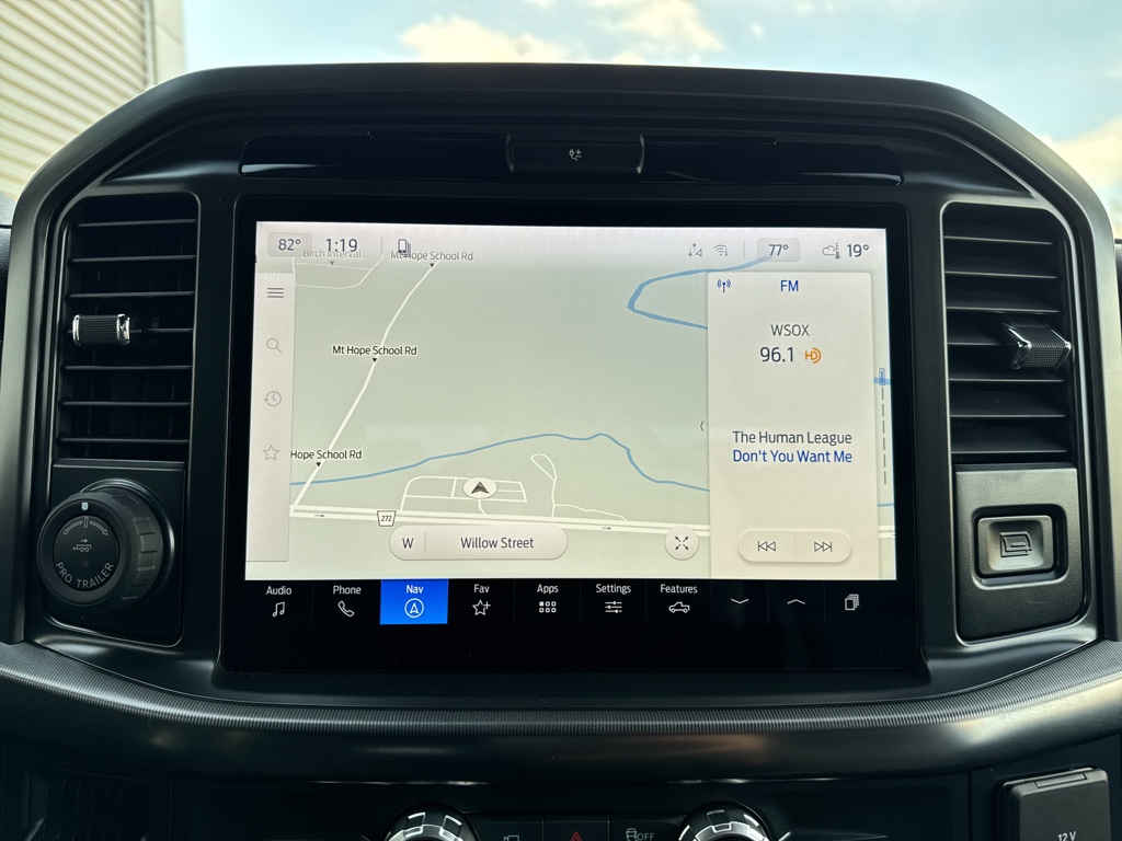 New 2026 Carbonized Gray Metallic Ford LARIAT image 12