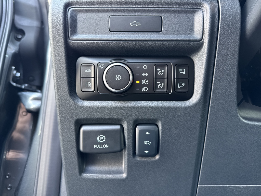 New 2026 Carbonized Gray Metallic Ford LARIAT image 28