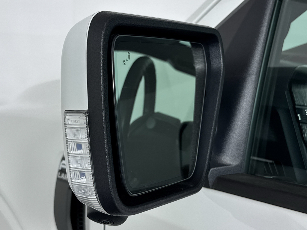 Used 2023 Star White Metallic Tri-Coat Ford LARIAT image 26