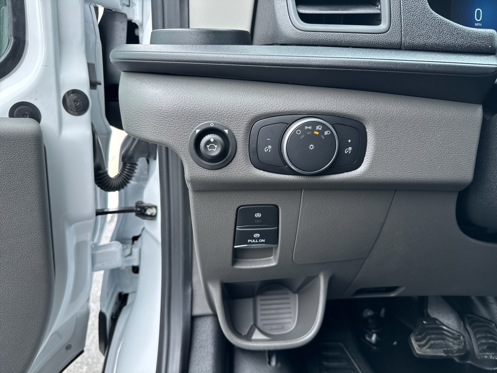 New 2026 Oxford White Ford Base image 29