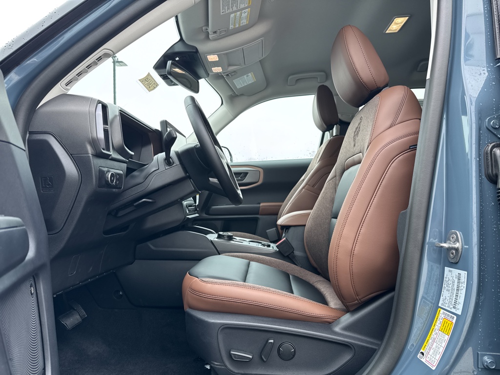 New 2026 Azure Gray Metallic Tri-coat Ford Outer Banks image 4