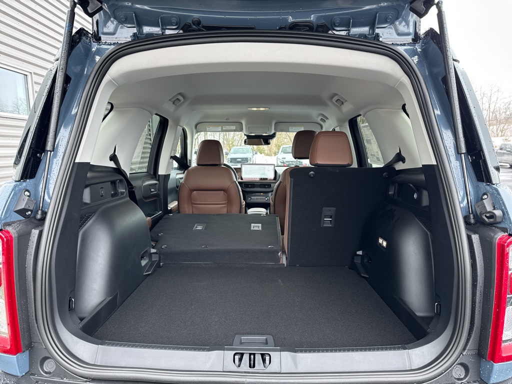 New 2026 Azure Gray Metallic Tri-coat Ford Outer Banks image 6