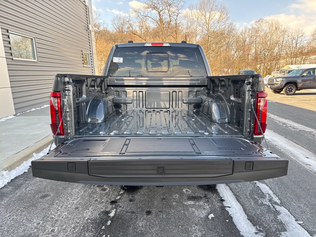 New 2026 Carbonized Gray Metallic Ford XLT image 6